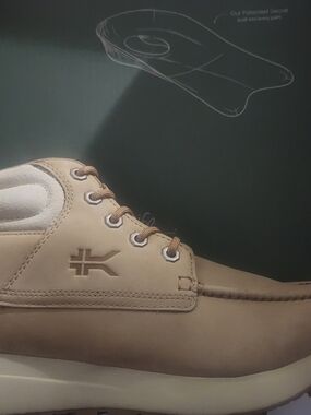 KURU QUEST Women's Lace-Up Boots in Tan Desert